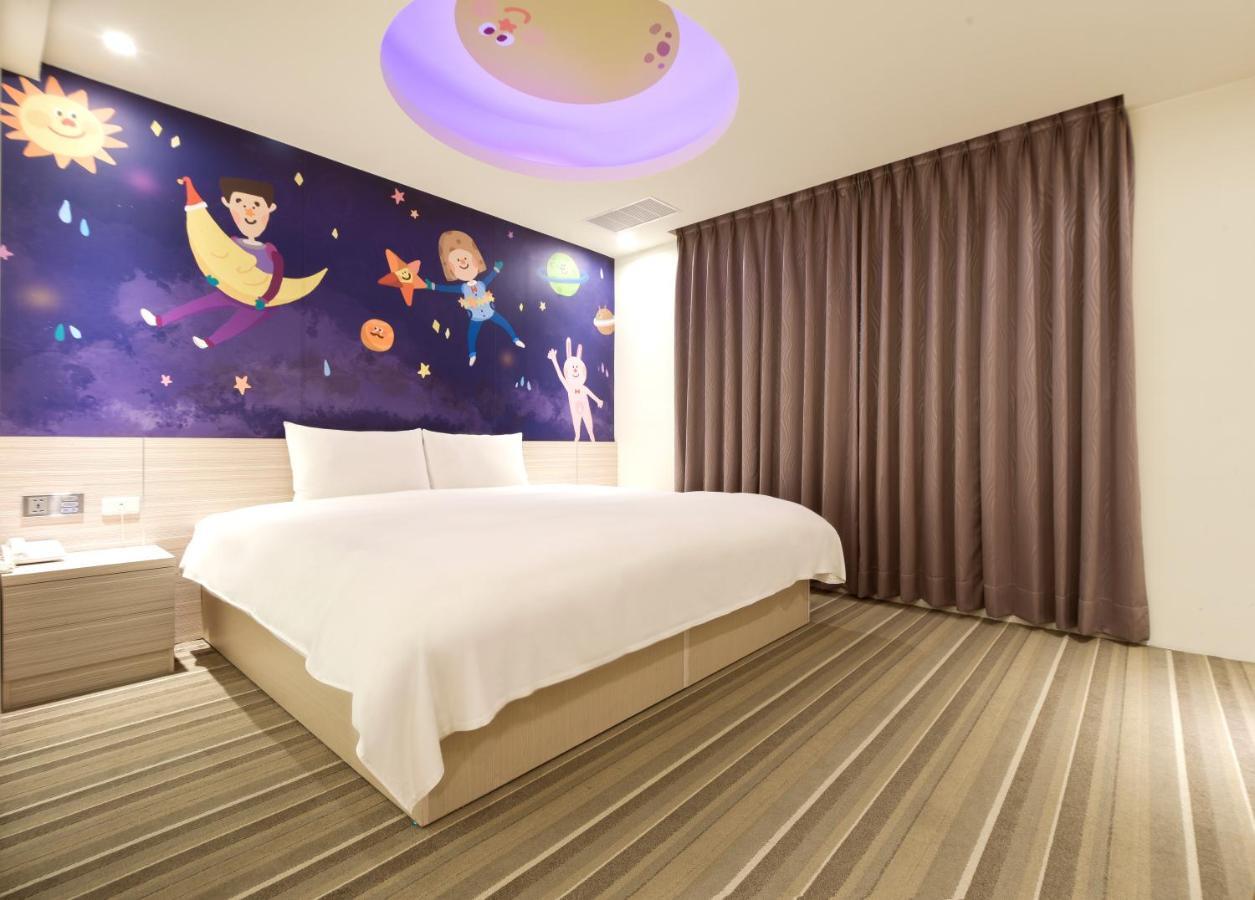 Whoops Hotel Тайджун Екстериор снимка